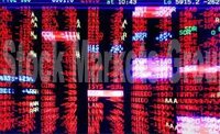 В текущих условиях надо продолжать наблюдать за рынками и валютами