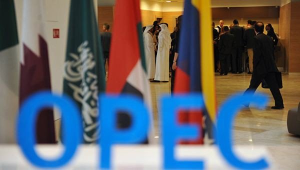 Курс нефти: ОПЕК не понимает, что делать после завершения соглашения Курс нефти: ОПЕК не понимает, что делать после завершения соглашения