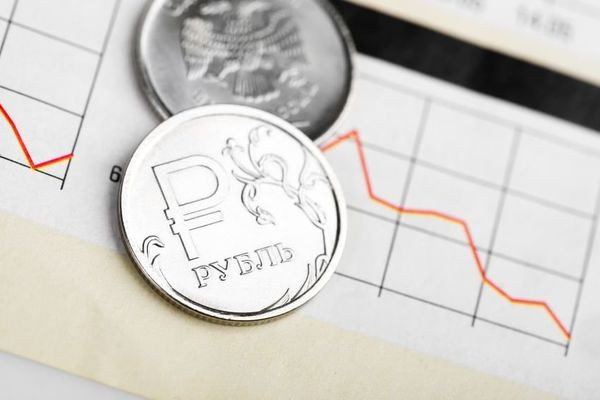 Курс рубля упадет из-за коррекции на нефтяном рынке Курс рубля упадет из-за коррекции на нефтяном рынке