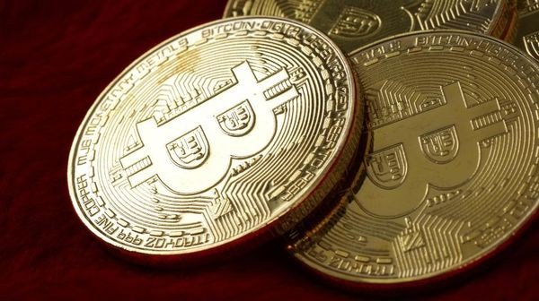 Стоимость биткоина за сутки выросла на 8.5%, криптовалюта вернула потери Стоимость биткоина за сутки выросла на 8.5%, криптовалюта вернула потери