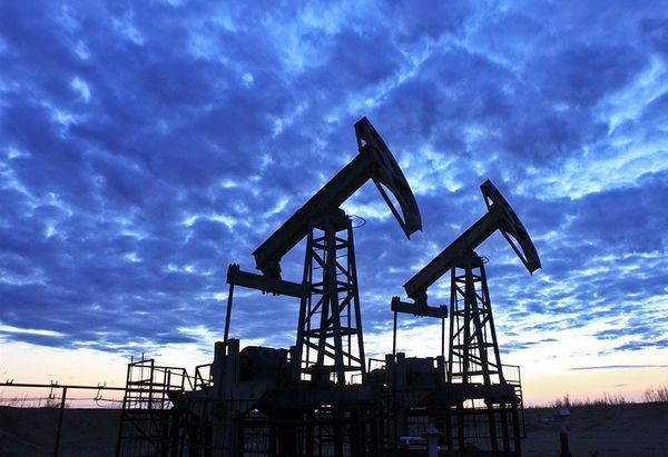 Цены на нефть растут с момента объявления следующего пакета санкций Цены на нефть растут с момента объявления следующего пакета санкций