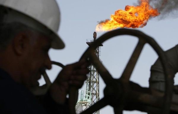 Нефть: Хедж-фонды сокращают длинные позиции и ждут падения цен Нефть: Хедж-фонды сокращают длинные позиции и ждут падения цен