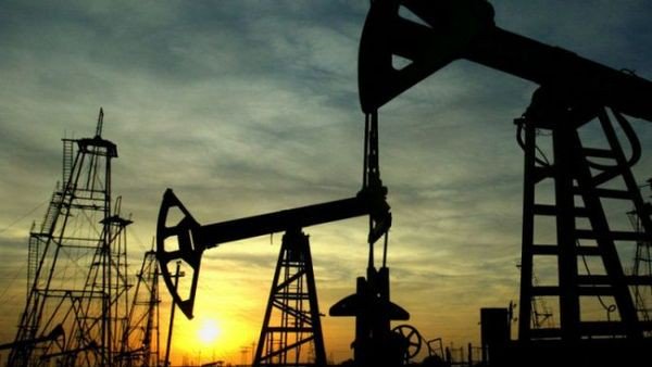 Цена на нефть взлетела на 3% после заявлений Трампа по иранской нефти Цена на нефть взлетела на 3% после заявлений Трампа по иранской нефти