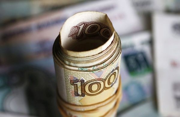 Курс рубля: 70 за доллар и 80 за евро становится реальностью Курс рубля: 70 за доллар и 80 за евро становится реальностью