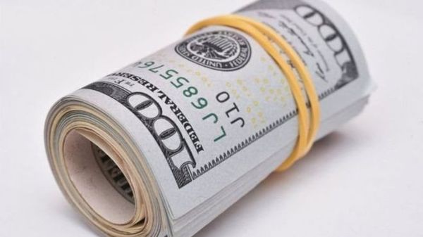 Инвесторы ставят на курс доллара, продавая рублевые активы Инвесторы ставят на курс доллара, продавая рублевые активы