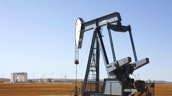 Цена нефти рухнула на 4% после заявлений Саудовской Аравии о наращивании добычи Цена нефти рухнула на 4% после заявлений Саудовской Аравии о наращивании добычи