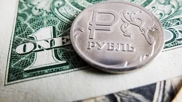 Рубль умеренно дорожает при поддержке аукционов Минфина Рубль умеренно дорожает при поддержке аукционов Минфина