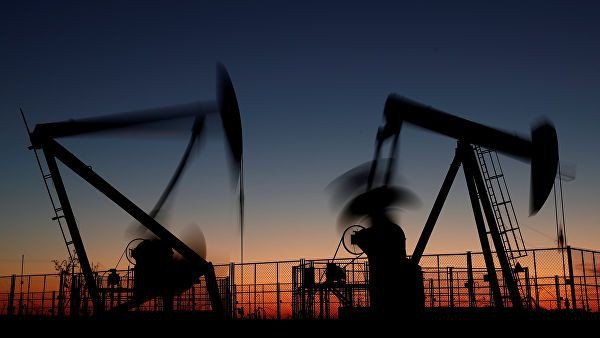 Курс нефти стойко держится выше 60 долларов за баррель Курс нефти стойко держится выше 60 долларов за баррель