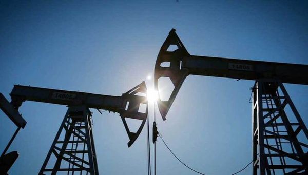 Нефть: Риторика ФРС подогрела интерес инвесторов к сырью Нефть: Риторика ФРС подогрела интерес инвесторов к сырью