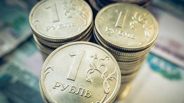 Рубль плавно дорожает Рубль плавно дорожает