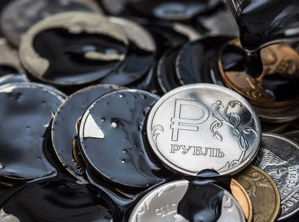 Курс рубля растет третий день подряд вместе с ценами на нефть Курс рубля растет третий день подряд вместе с ценами на нефть