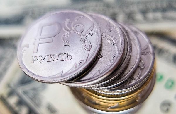 Курс рубля оправился после масштабного падения накануне Курс рубля оправился после масштабного падения накануне