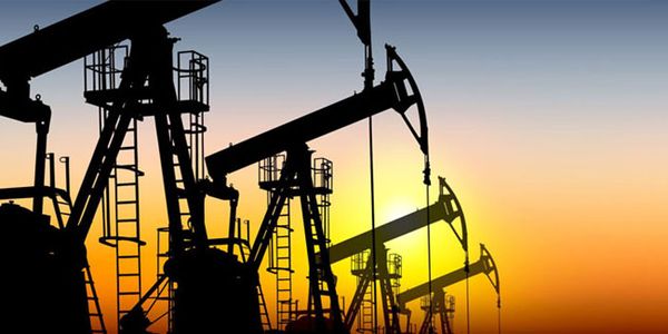 Нефть рухнула на 5% из-за рисков в мировой экономике Нефть рухнула на 5% из-за рисков в мировой экономике