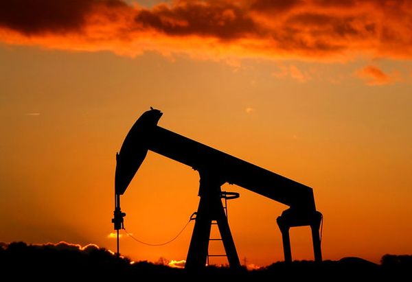 Мировые цены на нефть пытаются восстановиться Мировые цены на нефть пытаются восстановиться