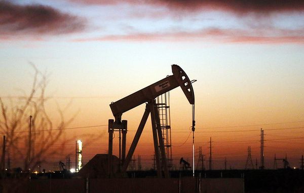 Курс нефти вырос после сообщений об отставке Халида аль-Фалиха Курс нефти вырос после сообщений об отставке Халида аль-Фалиха