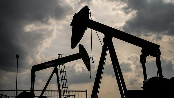 Курс нефти: Саудовская Аравия попросила у Ирана 20 млн. баррелей Курс нефти: Саудовская Аравия попросила у Ирана 20 млн. баррелей