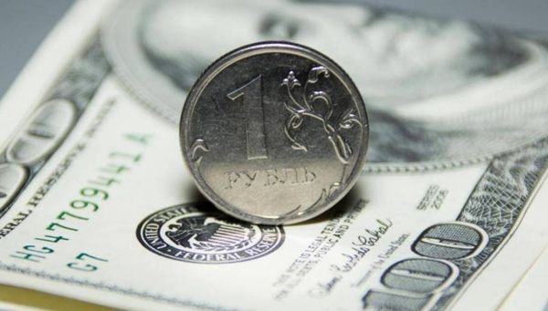 Курс доллара нашел равновесный уровень около 64 рублей Курс доллара нашел равновесный уровень около 64 рублей