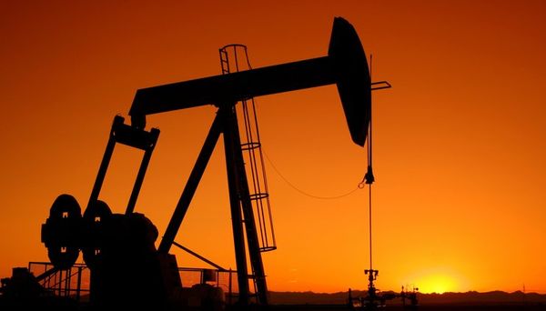 Курс нефти Brent обновил месячные максимумы в районе $61,80 Курс нефти Brent обновил месячные максимумы в районе $61,80