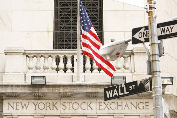 Фондовый рынок США упал из-за индекса NASDAQ Фондовый рынок США упал из-за индекса NASDAQ
