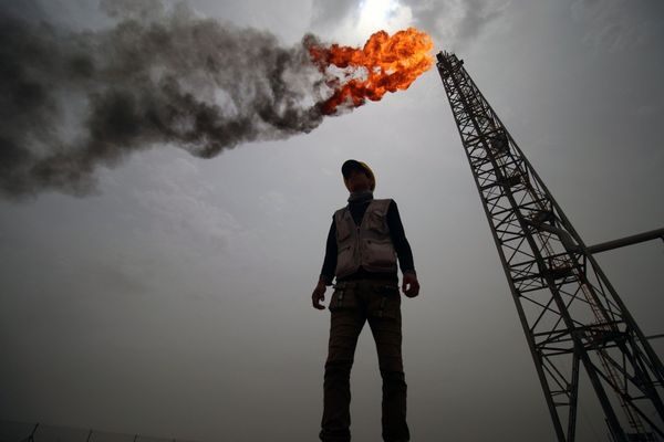 Геополитика толкает нефть выше к отметке $66 Геополитика толкает нефть выше к отметке $66