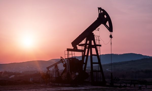Курс нефти рухнул с новой силой до отметки 53 доллара Курс нефти рухнул с новой силой до отметки 53 доллара