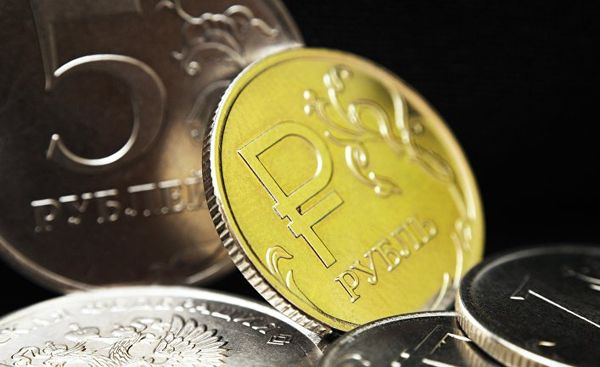 Рубль взял паузу и приостановил рост под конец недели Рубль взял паузу и приостановил рост под конец недели