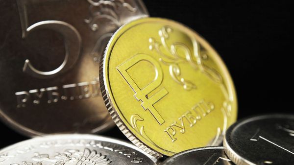 Курс рубля растет ожидая встречу стран ОПЕК+ по нефтяным ценам Курс рубля растет ожидая встречу стран ОПЕК+ по нефтяным ценам