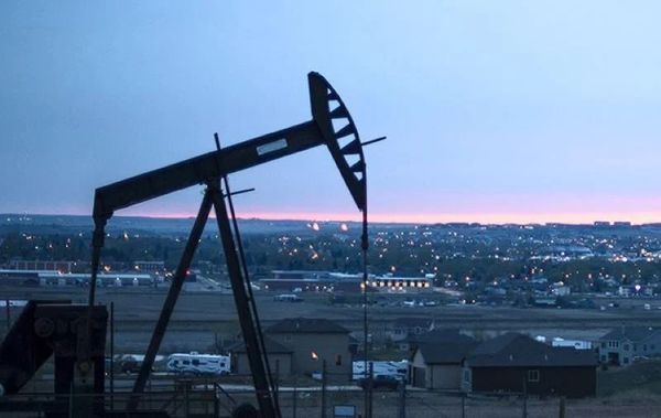 Нефть может упасть ниже 40$ за баррель, запасы Brent в США выросли Нефть может упасть ниже 40$ за баррель, запасы Brent в США выросли