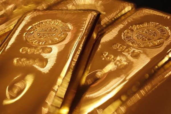 Курс золота превысил $1 864 за тройскую унцию Курс золота превысил $1 864 за тройскую унцию