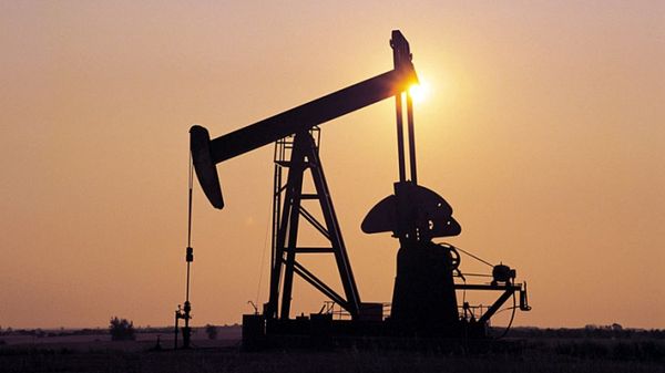Курс нефти на мировых рынках 24 июля падает на 2%, инвесторы в замешательстве Курс нефти на мировых рынках 24 июля падает на 2%, инвесторы в замешательстве