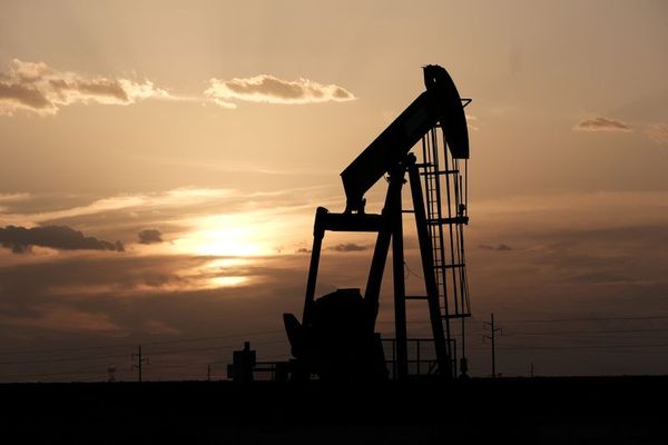 Нефть Urals cнова дешевле Brent Нефть Urals cнова дешевле Brent