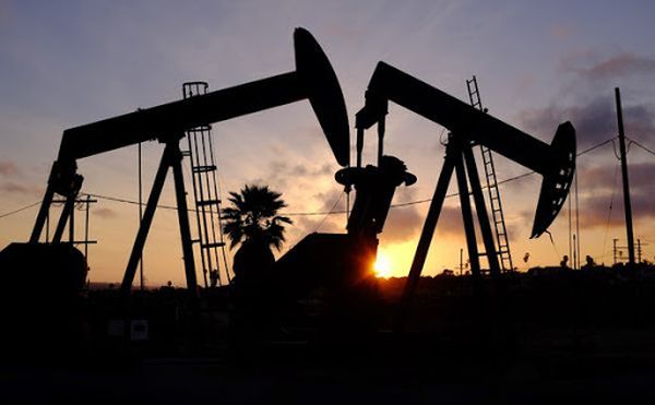 Курс нефти рухнул до 40$ на опасениях дисбаланса на рынке Курс нефти рухнул до 40$ на опасениях дисбаланса на рынке