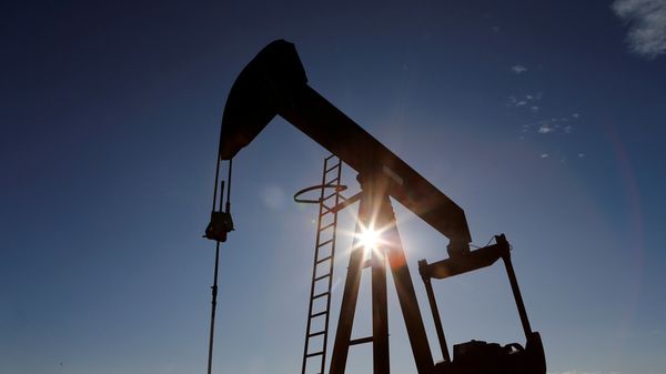 Курс нефти остается стабильным вблизи $43 за баррель Курс нефти остается стабильным вблизи $43 за баррель