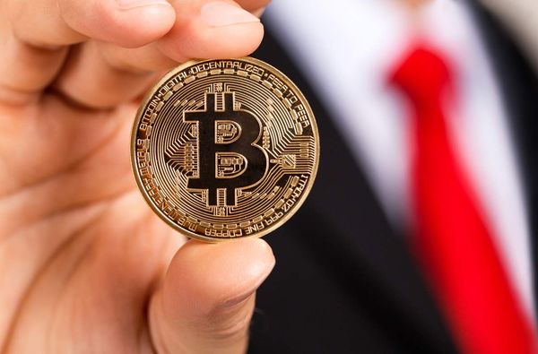 Курс биткоина установил новый рекорд пробив отметку в $18000, что дальше? Курс биткоина установил новый рекорд пробив отметку в $18000, что дальше?