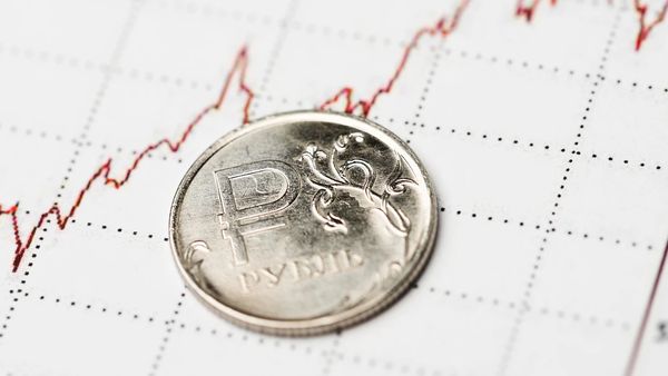 Рубль имеет шанс вернуть потери и продолжить рост Рубль имеет шанс вернуть потери и продолжить рост