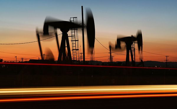 Курс нефти символически снизился под отметку 61$ Курс нефти символически снизился под отметку 61$