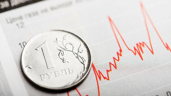 Рубль растет к евро и биткоину на 1% Рубль растет к евро и биткоину на 1%