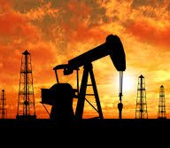 Цены на нефть на мировых рынках остаются под давлением