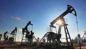 Рынок нефти скорректировался после принятия политических санкций в отношении России