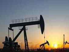 Рынок нефти немного снижается по мере стабилизации ситуации в Ливии
