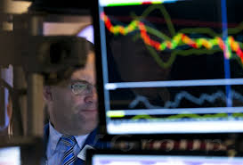 Падение цен на нефть тянет за собой и российскую валюту