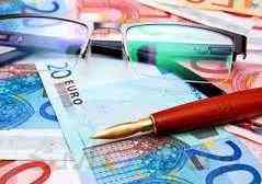 Евро устремился к уровню 1,2200