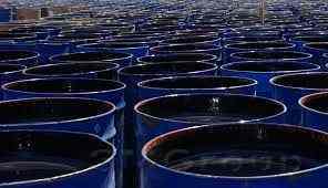 На мировых рынках цены на нефть возобновили снижение