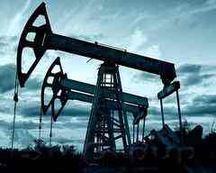 Нефть: запасы в США снижаются, темпы роста добычи обнулились