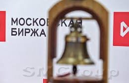 Рубль растет на фоне нефтяного ралли