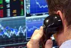 Рубль уже к концу июля может подорожать до 61.50 за доллар