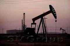 Падение цен на нефть выбьет с рынка слабых игроков