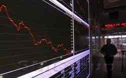 Нефть и рубль стали причиной падения российского фондового рынка