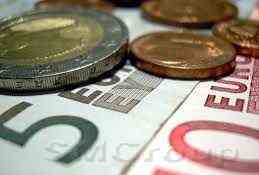 Евро растет на продажах американского доллара