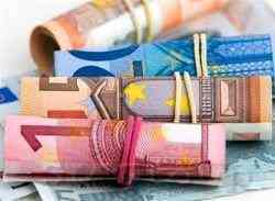 Евро стремится к годовым минимумам